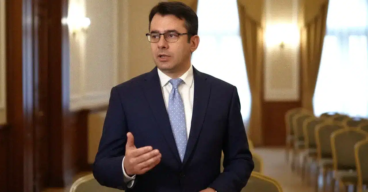 USR ia o decizie neașteptată la moţiunile din Parlament