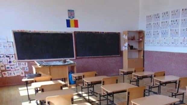 Alertă în școli – 2.000 de posturi de profesori, amenințate cu desființarea