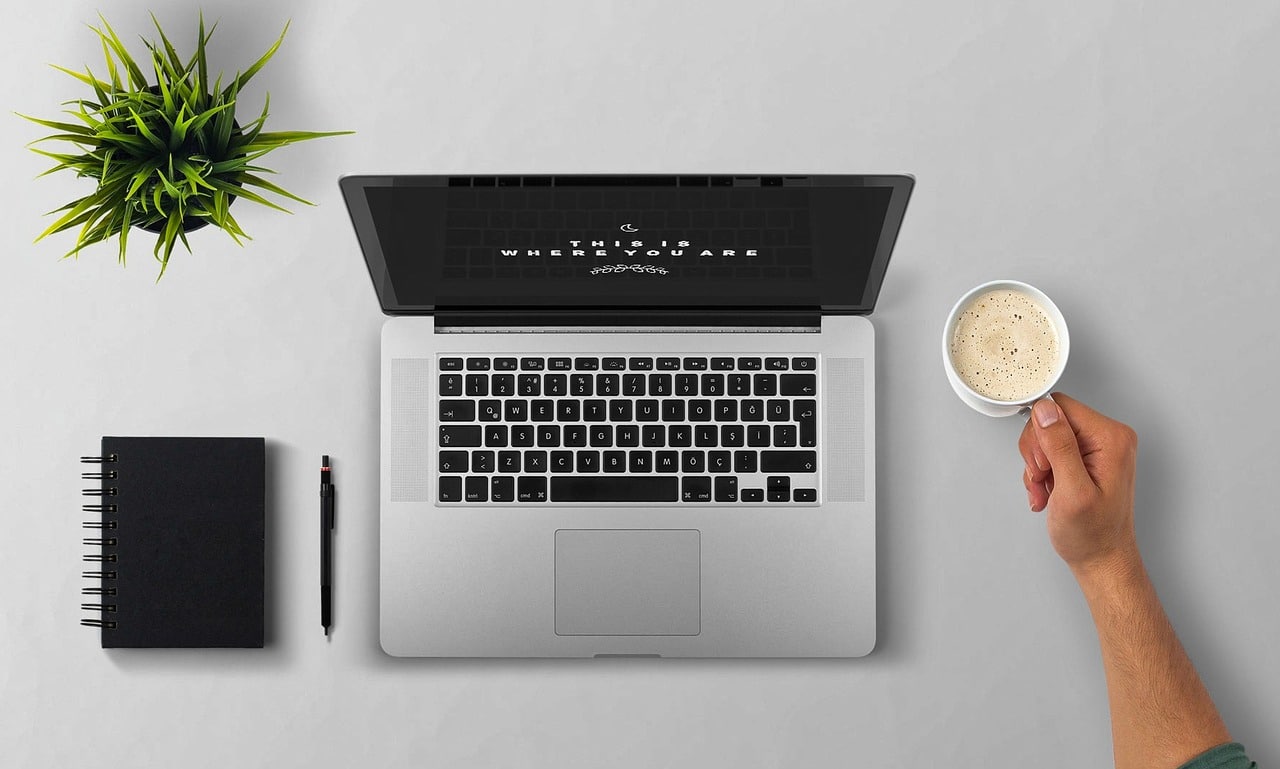Butonul care te vinde sau te blochează – Alegerea ta pe marile site-uri