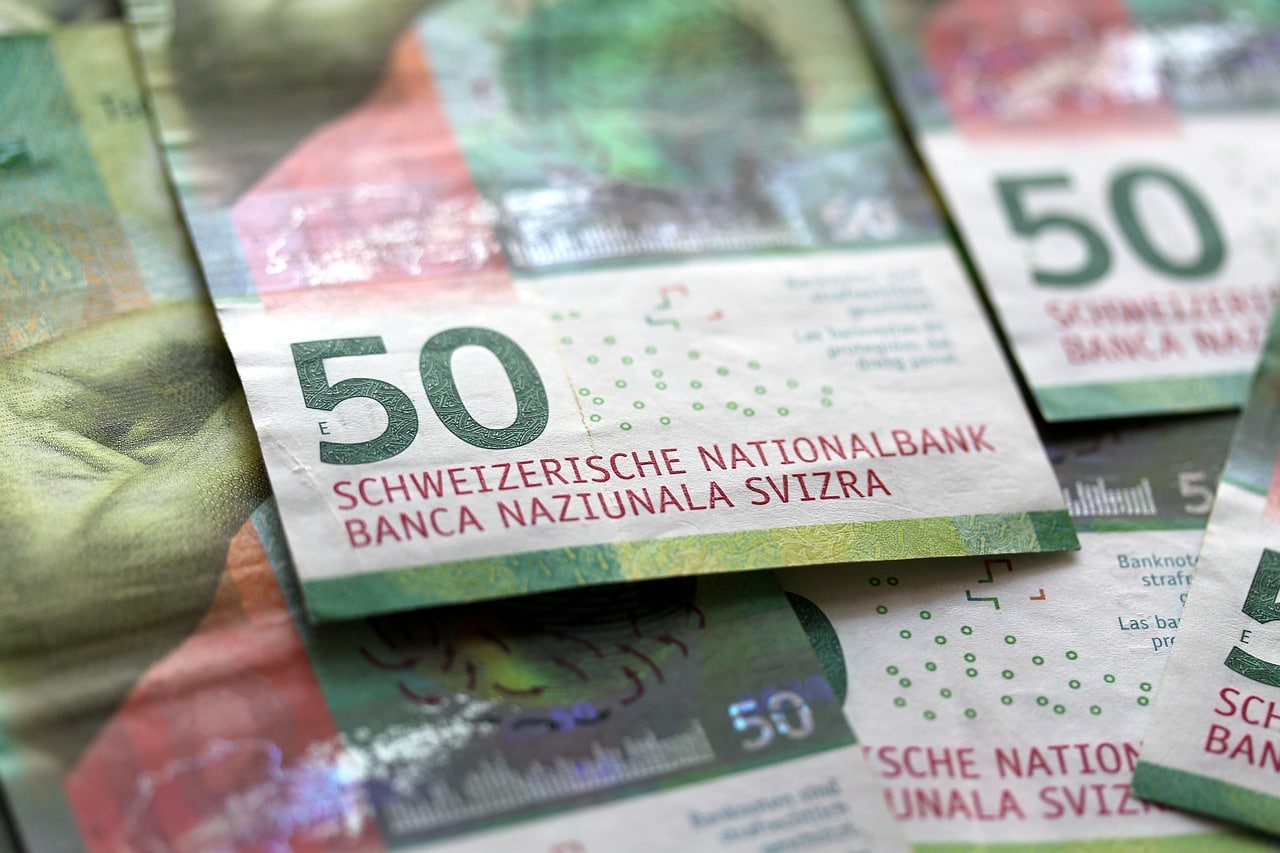Francul elvețian, la record de 11 ani – de ce o monedă prea puternică e un coșmar