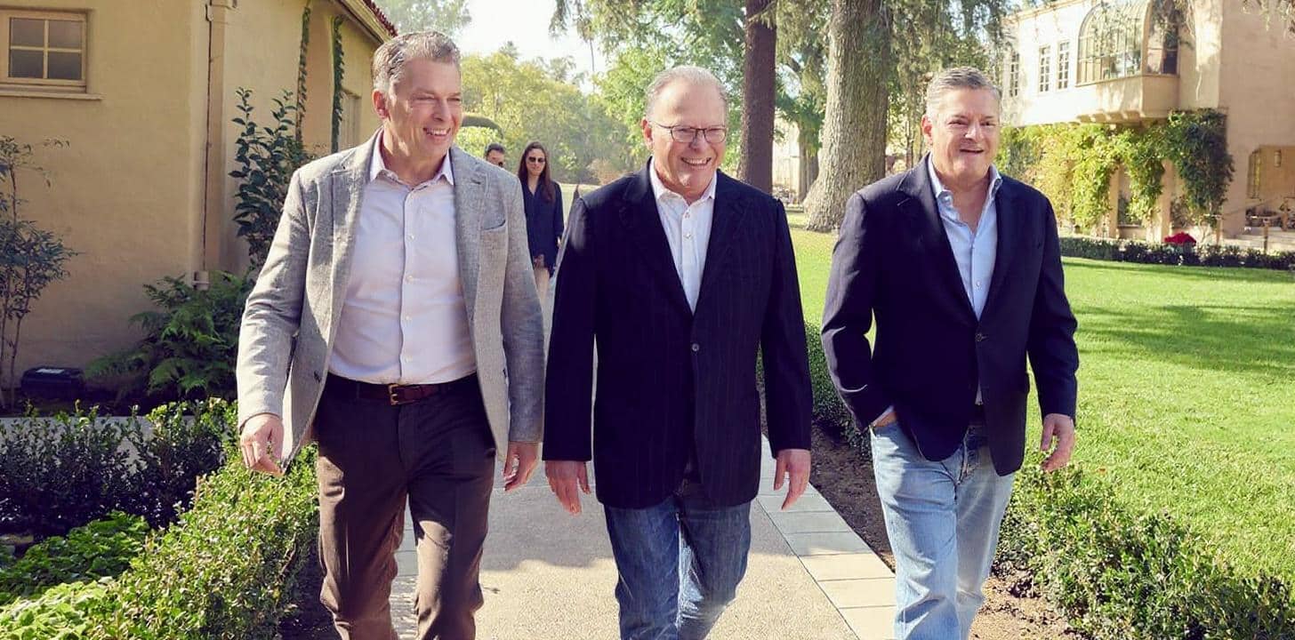 Război total pentru HBO: Netflix oferă $27,75 cash, Paramount plusează cu $30/acțiune