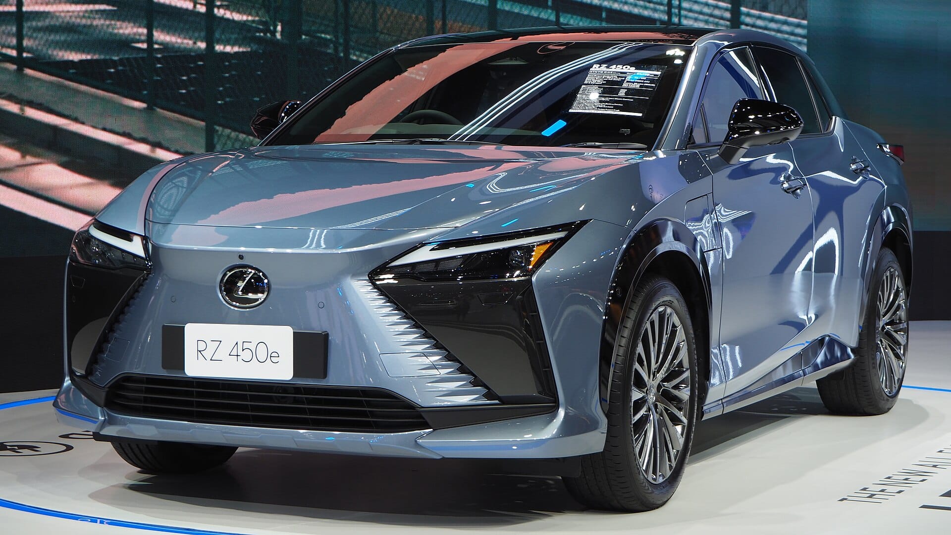 Record Lexus – Peste 880.000 mașini vândute, dar modelul fondator LS dispare