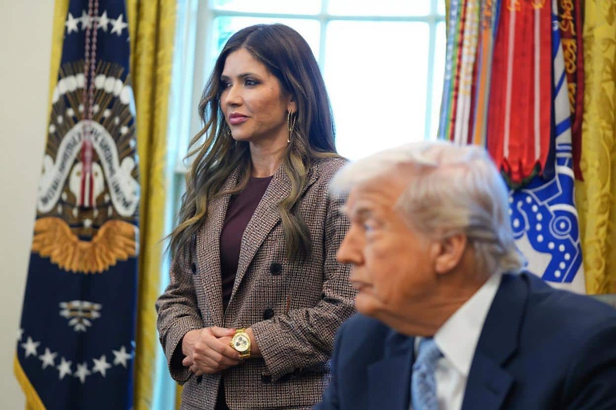 Scandal la Washington – 2 senatori republicani cer demisia șefei de la Interne