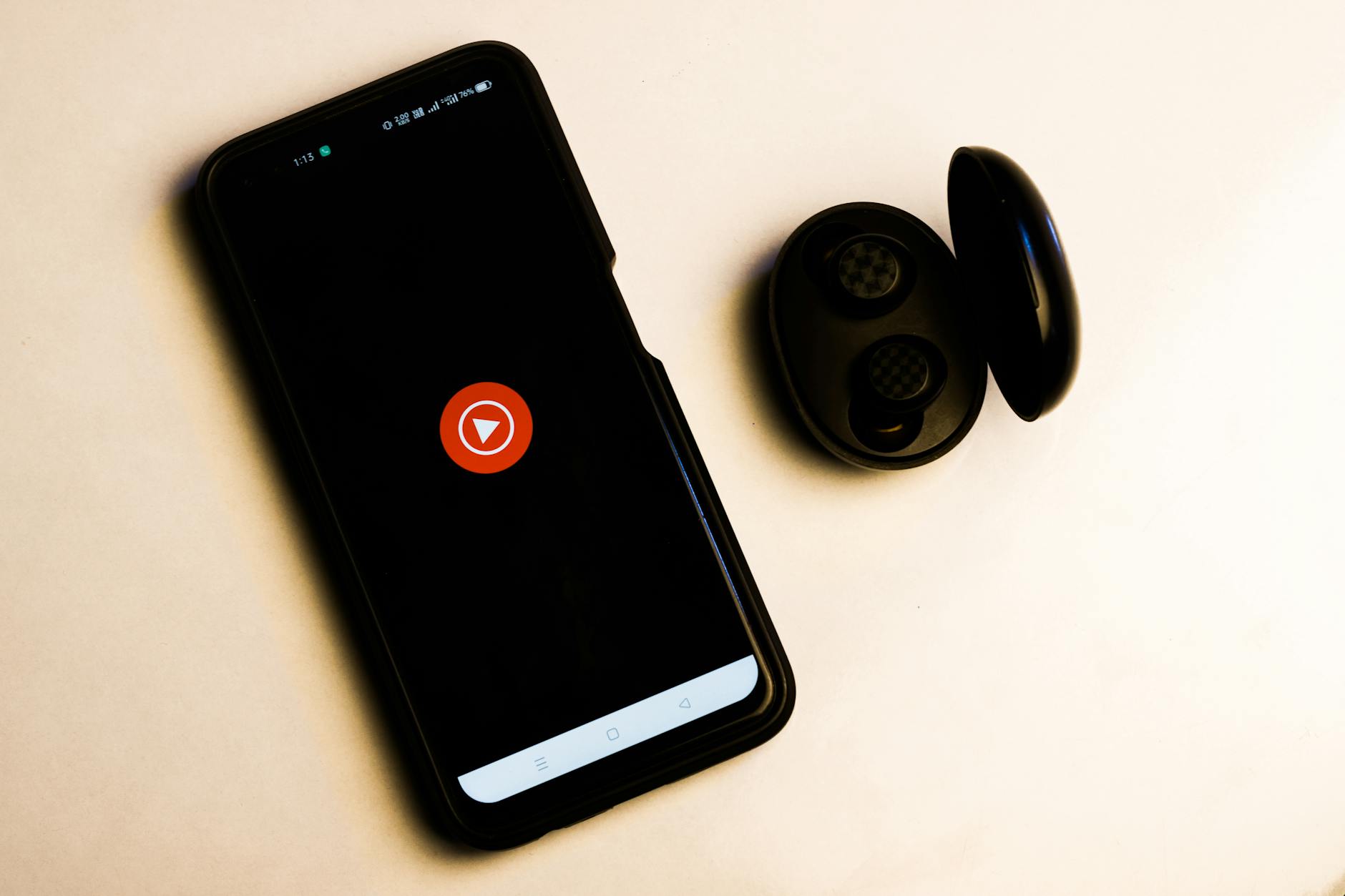 Top 10 cele mai bune căști true wireless sub 300 lei în 2026