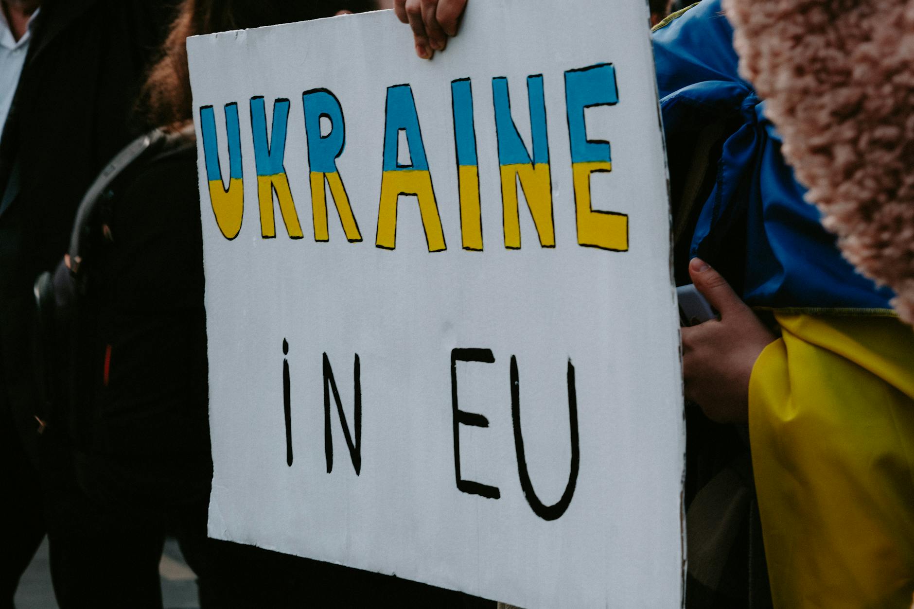 UE ar pregăti o aderare rapidă pentru Ucraina contra teritorii