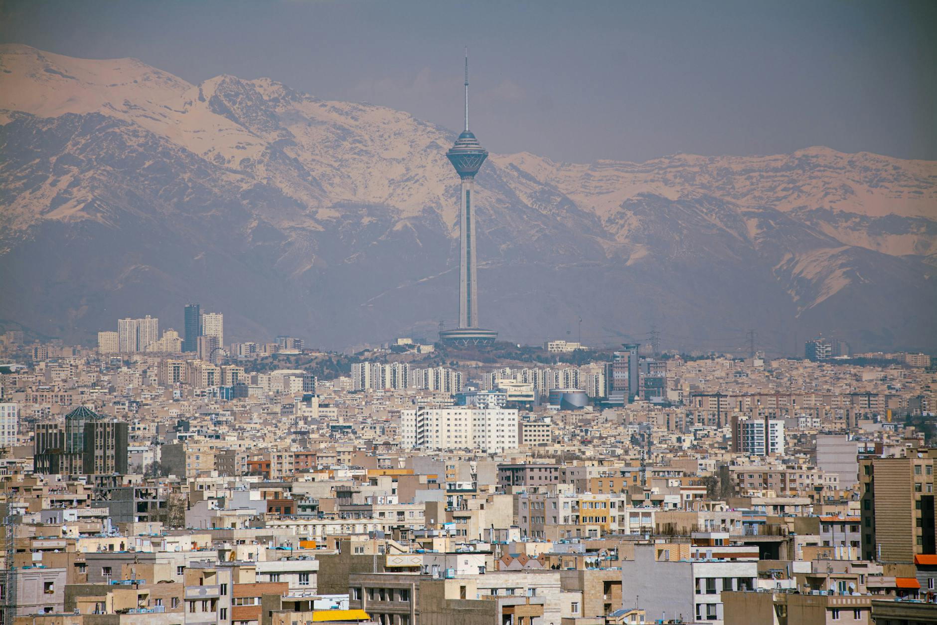 Alertă maximă: SUA își somează cetățenii să fugă din Iran imediat