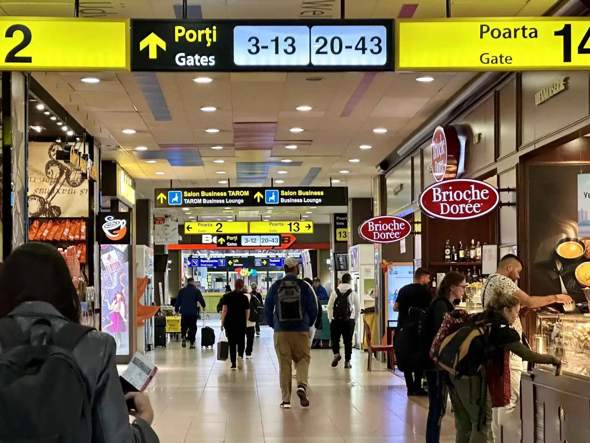 CNAB scoate la licitație 103 metri pătrați la Aeroportul Otopeni
