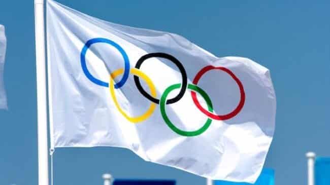 Controverse la Olimpiadă: Căști interzise, un furt și acuzații pe gheață