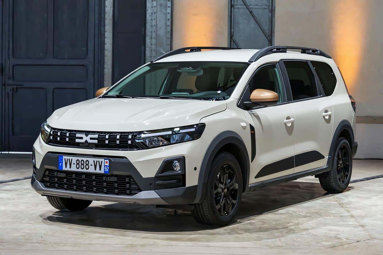 Dacia Jogger Hybrid 155 CP: prețuri și comenzi pentru motorul de 1.8 litri