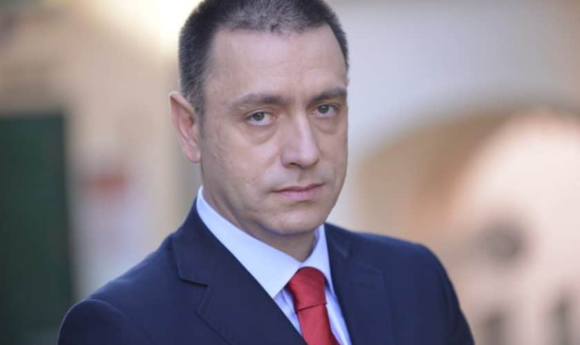 Fifor: Puterea de cumpărare a profesorilor a scăzut cu 30%. Cât mai țineți captiv ministerul?