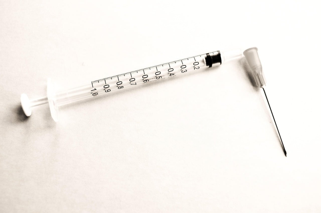 O nouă injecție previne HIV cu doar 2 doze pe an. Când ar putea ajunge în România