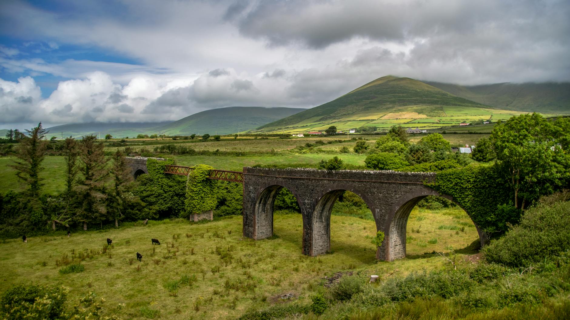 Irlanda cu buget redus: 4 locuri de vis și 2 capcane turistice de evitat