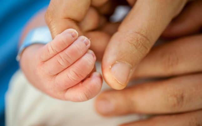 Lapte praf contaminat: 8 bebeluși afectați în Europa, 5 au ajuns la spital.