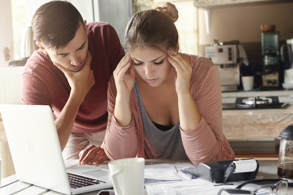 5 greșeli financiare care îți complică viața și cum să le eviți
