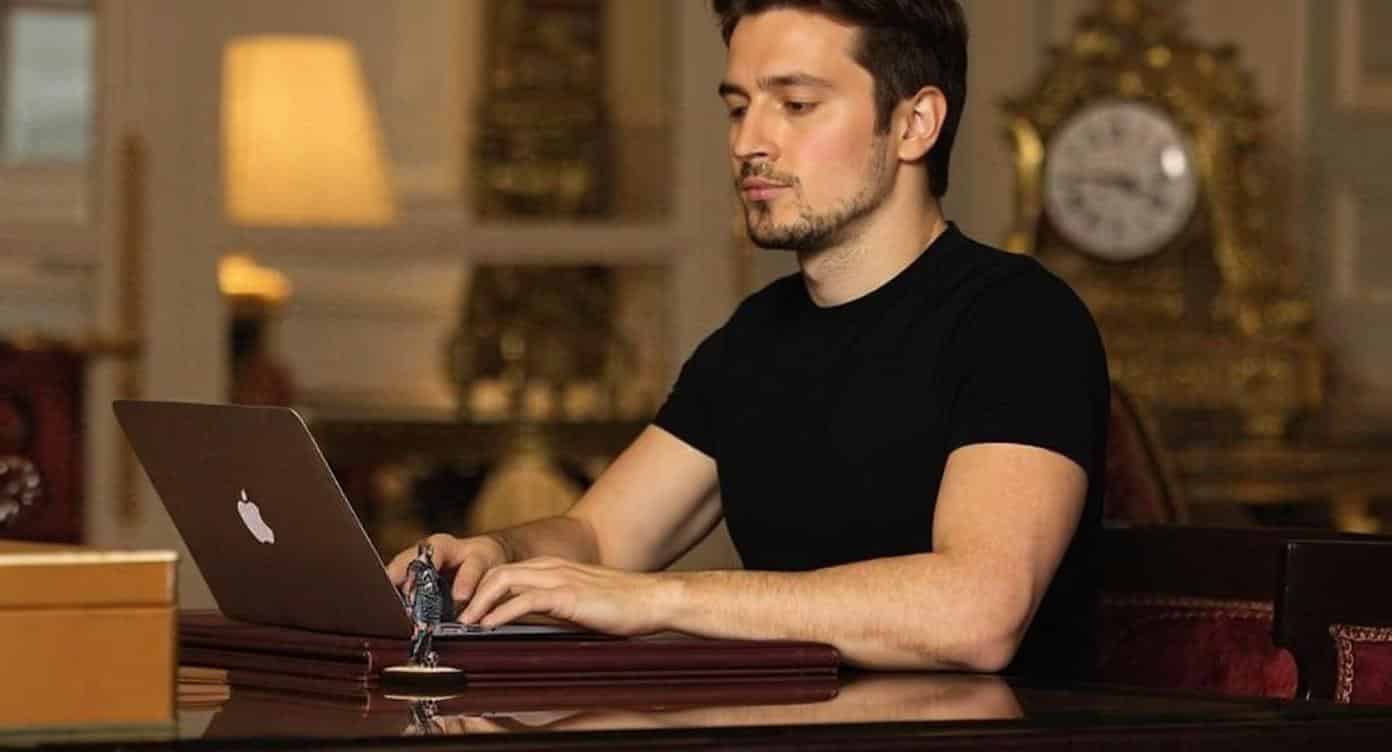 Paradoxul lui Durov: Critică UE, dar Kremlinul îi blochează Telegram