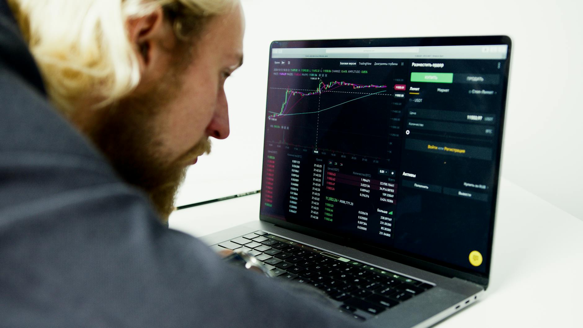 Premieră în asigurări: O investiție de 500.000 € lansează primul broker digital pentru IMM-uri