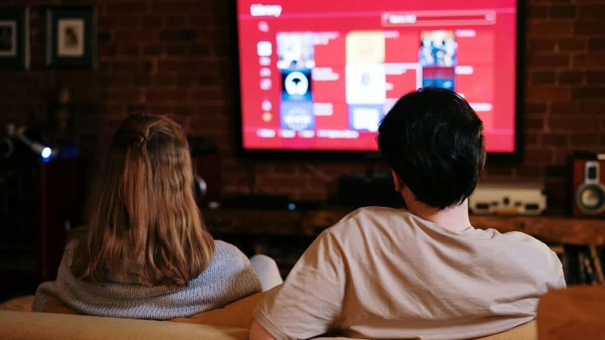 Legea anti-IPTV din România intră în vigoare cu pedepse drastice pentru utilizatori