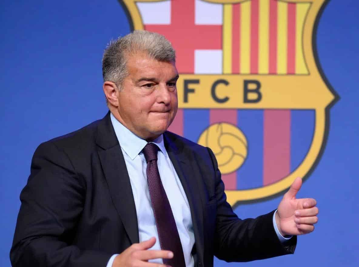 Șoc la Barca: Laporta demisionează. Rivalul cu 30% din voturi îl amenință pe Flick
