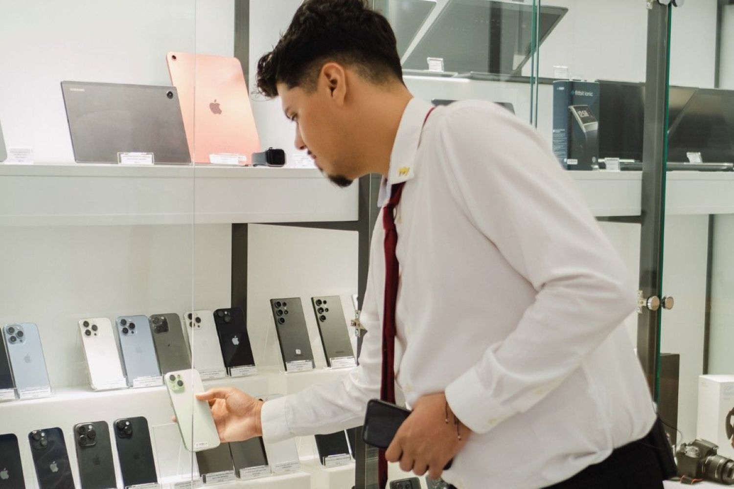8 criterii de evaluare folosite de amaneturi pentru telefoane