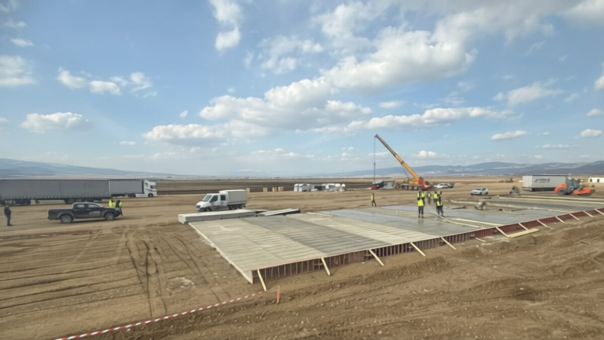 Demaraj pe Autostrada Unirii A8 au început pregătirile pe un lot de 14,4 km