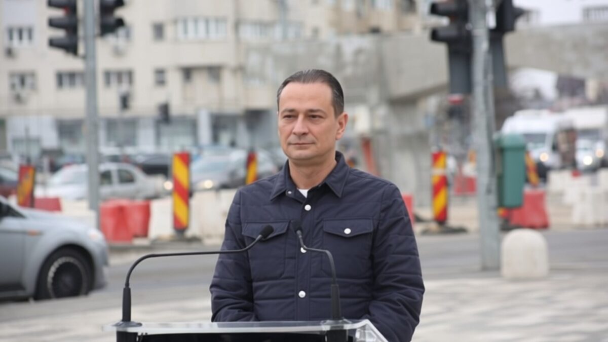 Băluță îl atacă pe Bolojan de pe șantierul din Apărătorii Patriei Frânează România