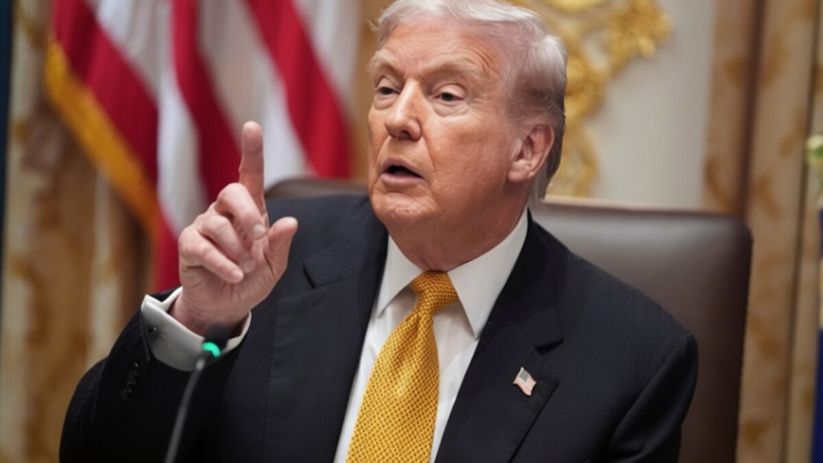 Mesajul ascuns în expresia formală pe care Donald Trump o folosește obsesiv