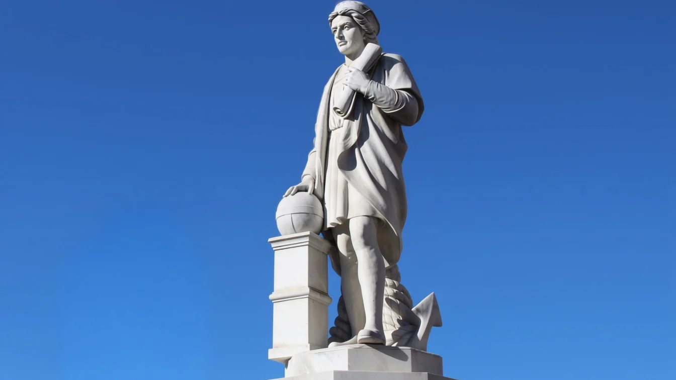 Trump instalează o statuie a lui Columb lângă Casa Albă și atacă democrații