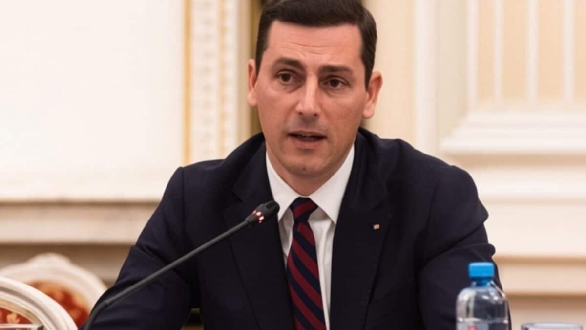 Deputat PNL surprins cu o înjurătură la microfon în timpul dezbaterilor pe buget