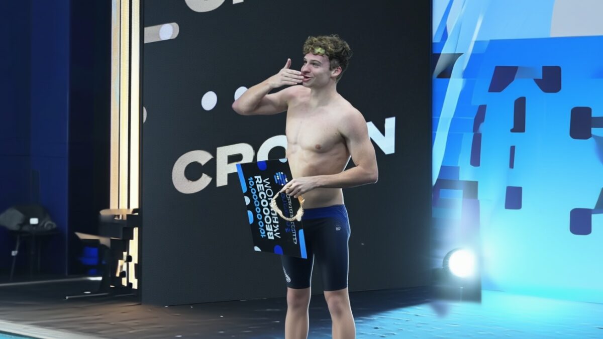 Leon Marchand îl provoacă pe David Popovici dar termină pe locul 6 la 200m liber