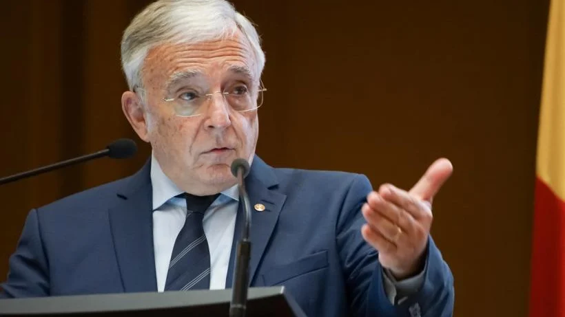Mugur Isărescu avertizează un impact sever asupra economiei dacă războiul continuă