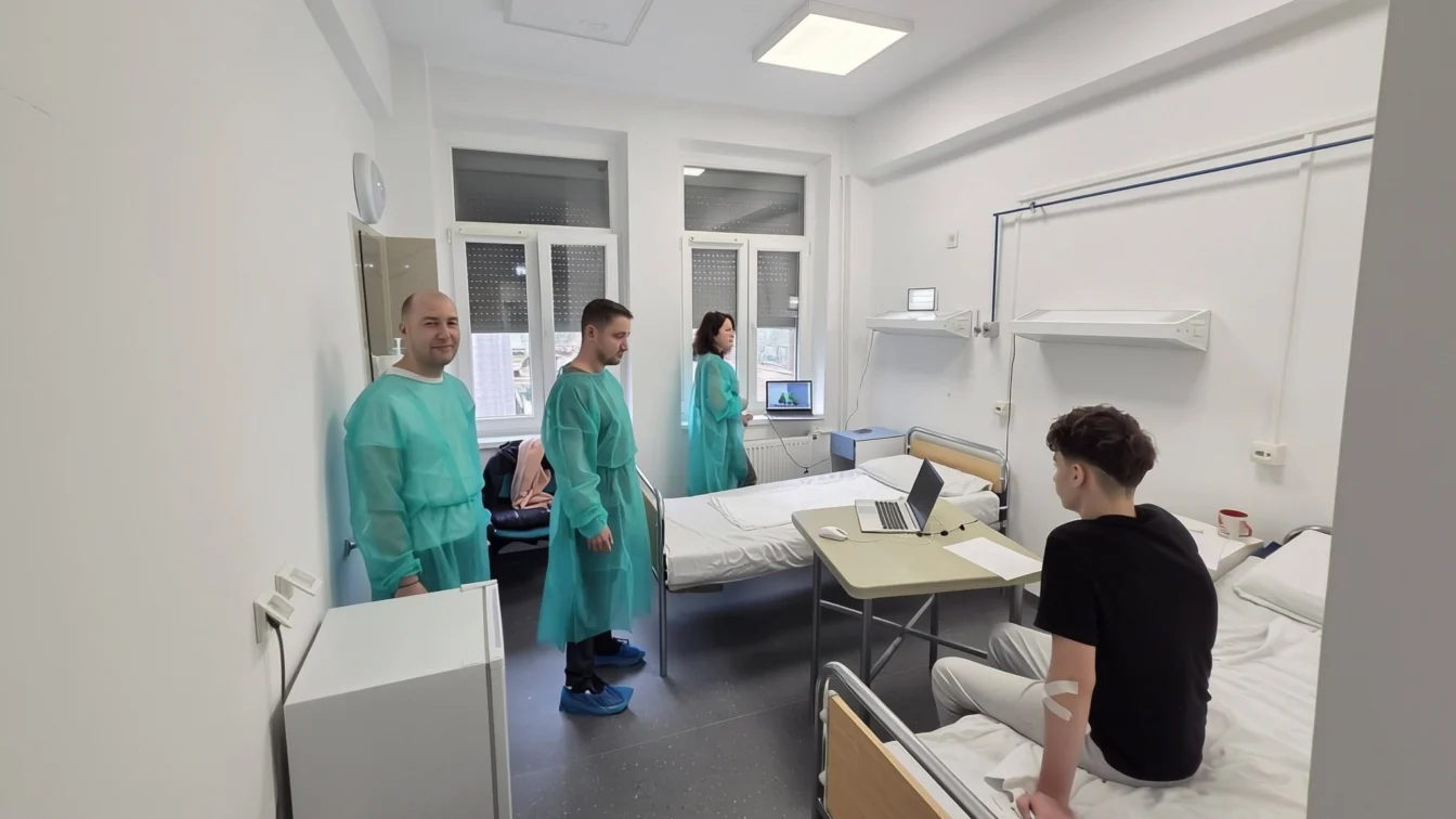 Un elev de 14 ani a susținut Olimpiada de Informatică de pe patul de spital