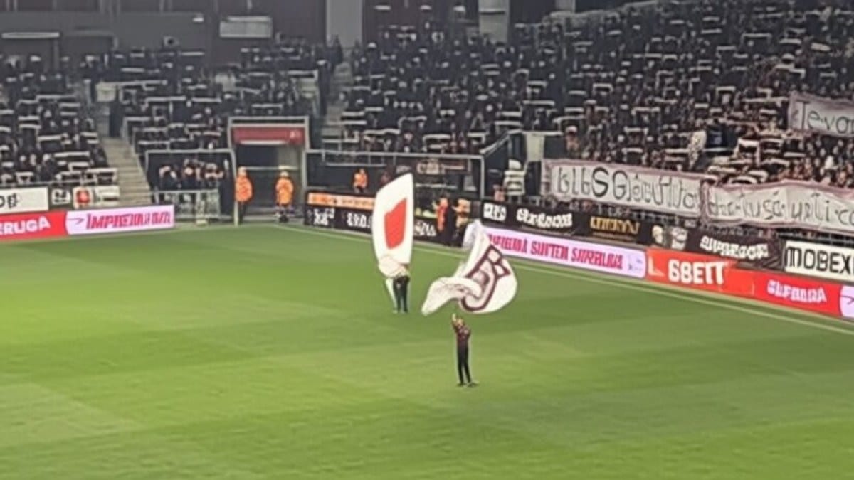 Tensiune în Giulești: Rapid – Craiova 1-1, meci întrerupt pentru gaze și rasism