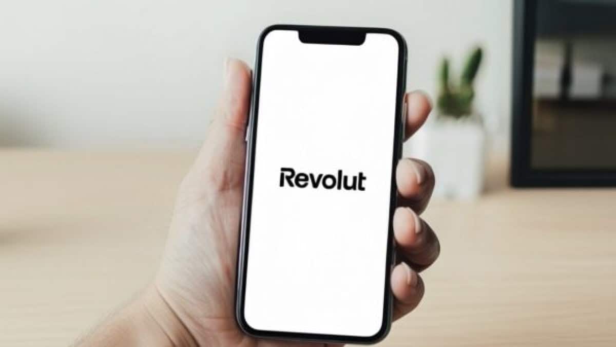 Revolut devine bancă în Marea Britanie după o așteptare de ani de zile
