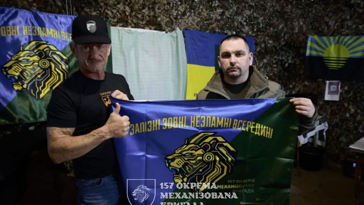 Actorul Sean Penn, vizită surpriză la 20 km de frontul din Donețk