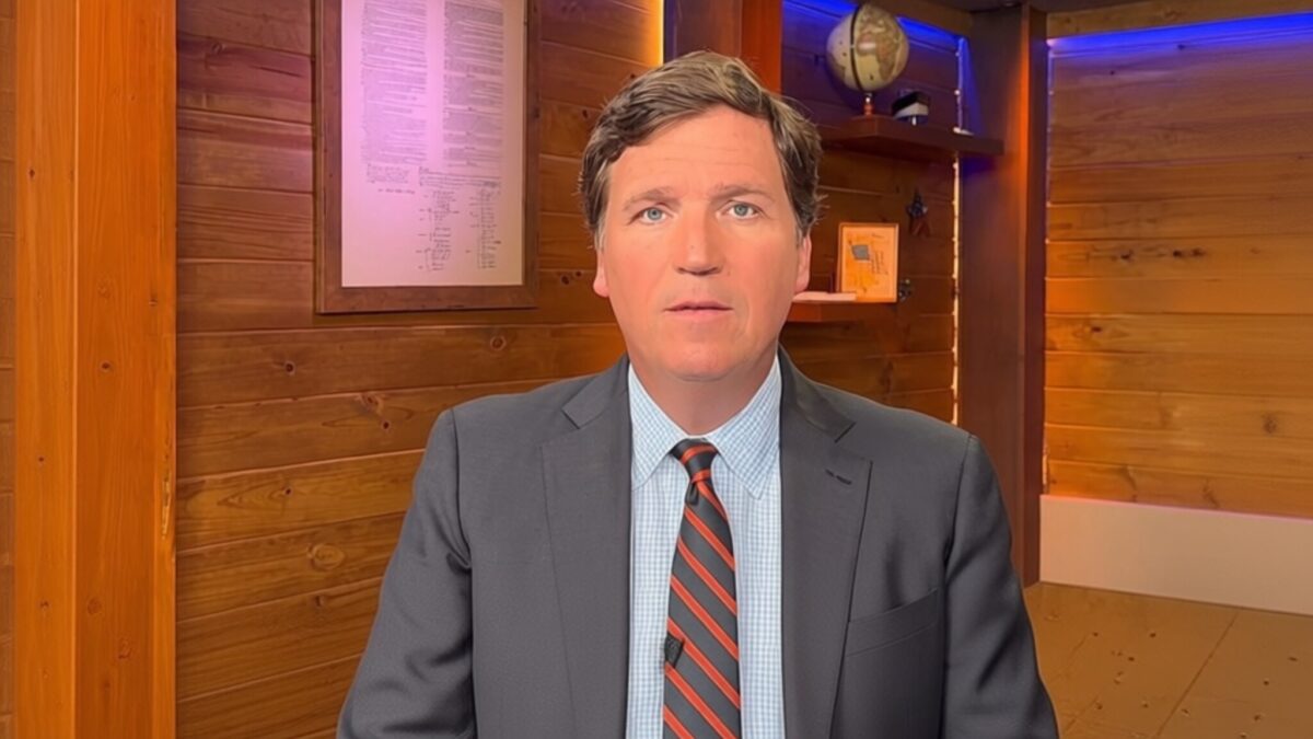Tucker Carlson acuză CIA că vrea să-l incrimineze pe baza unei legi din 1938