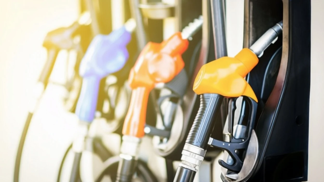 Serbia taie accizele la carburanți cu 60% pentru a calma piața locală