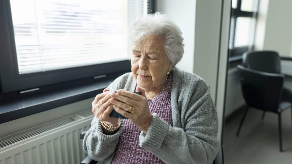 Aproape 2 milioane de pensionari riscă să piardă ajutorul de 800 de lei din aprilie