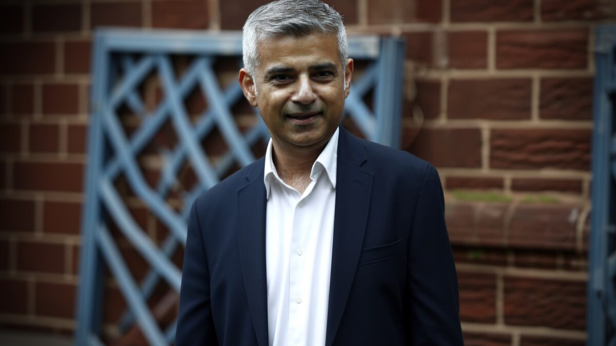 Sadiq Khan cere anularea Brexit-ului 54% dintre britanici îl susțin