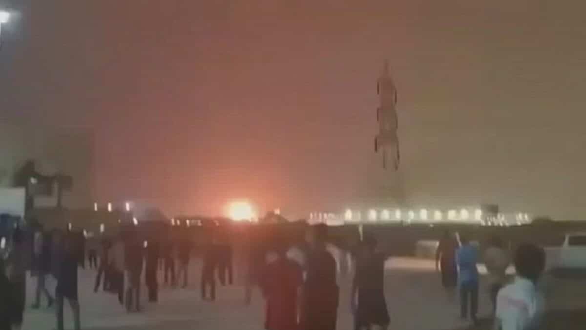 Iranul atacă Arabia Saudită și Qatarul cu rachete 4 persoane rănite la Riad