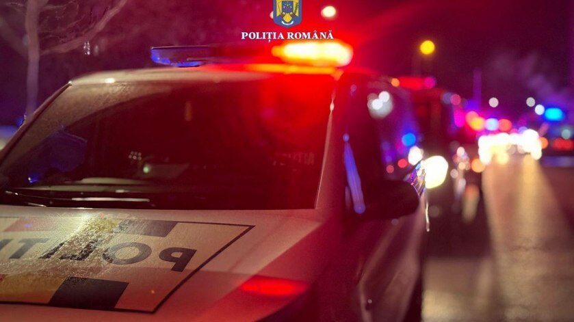 Un tânăr de 20 de ani a băgat în comă un bărbat după ce a intrat cu mașina în 3 persoane