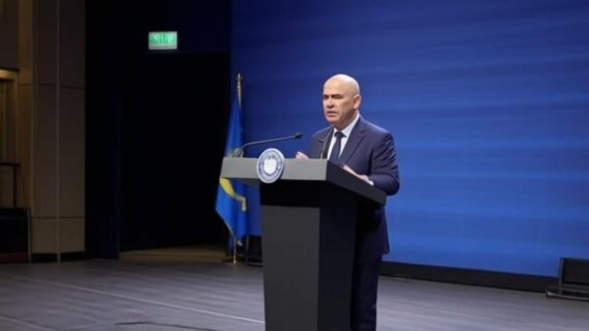 Bolojan anunță bugetul pe 2026: Salariul minim crește la 4.325 lei, deficit de 6,2%