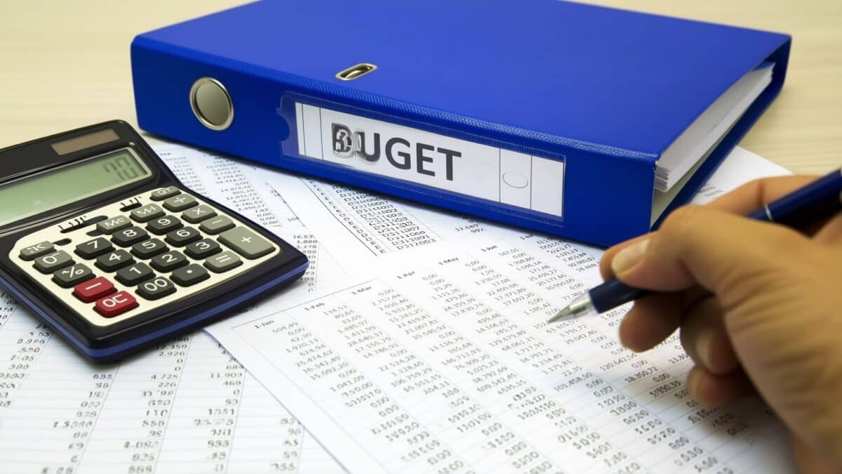 Bugetul 2026 vine cu tăieri de 3 miliarde la Educație și datorii de 6 miliarde în energie