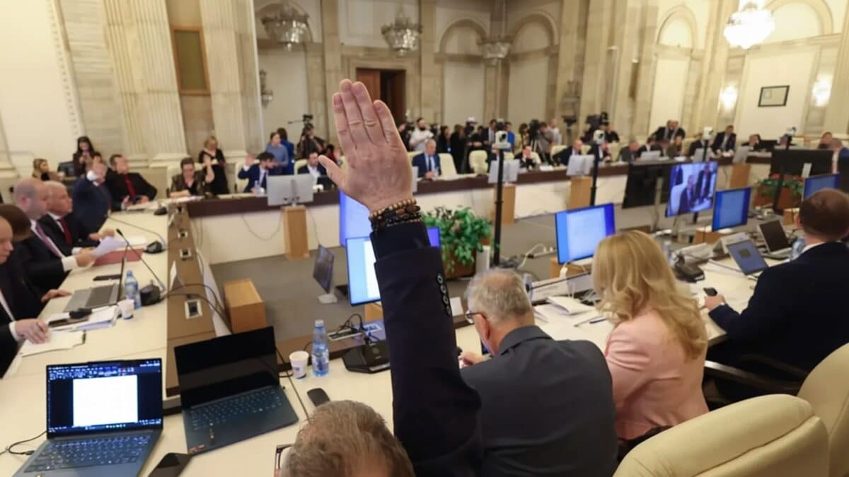 Scandal în Parlament pe bugetul 2026. Votul final se dă joi sub tensiune maximă