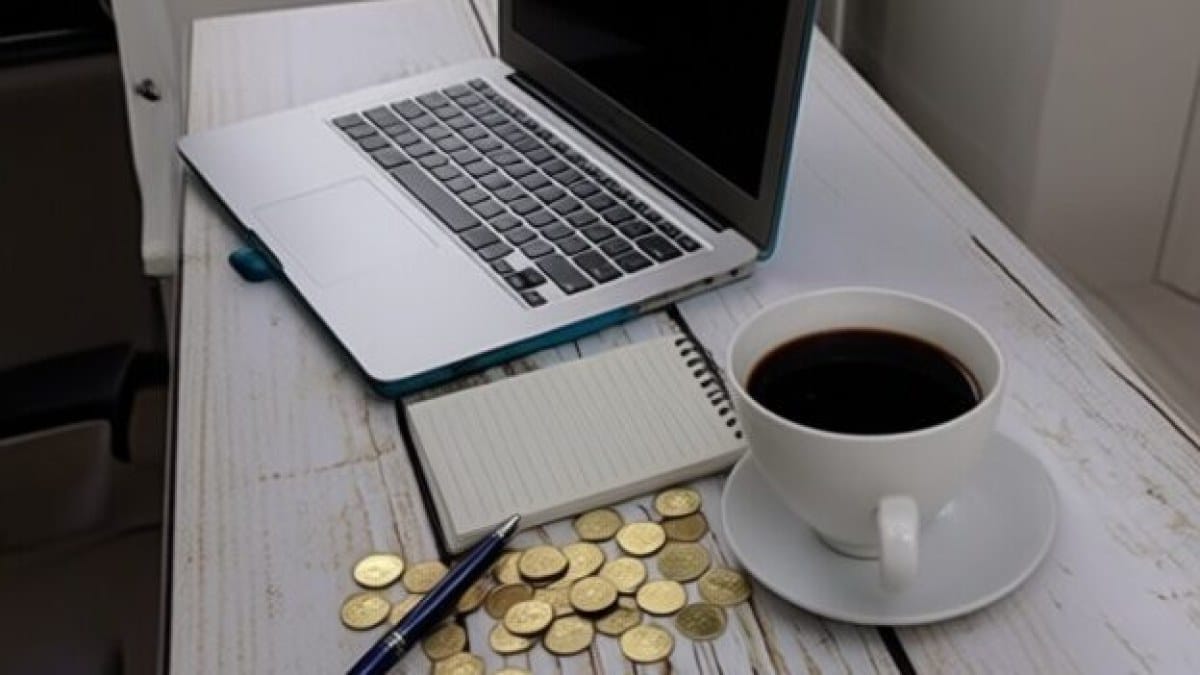 5 Cărți de educație financiară esențiale pentru investitorul român