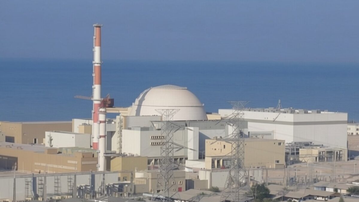 Centrala nucleară din Iran cu 480 de ruși la interior lovită de un proiectil