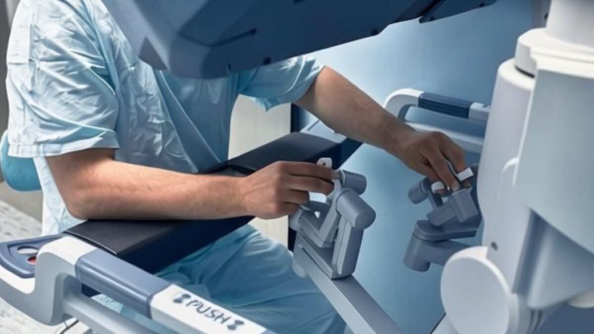 Un chirurg operează un pacient cu cancer de la 2.400 km distanță folosind un robot