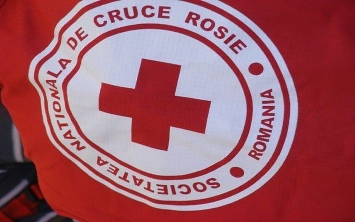 Crucea Roșie asigură transport gratuit pentru două categorii de pacienți la Sibiu