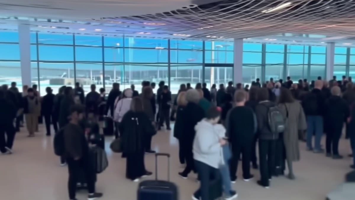 Alertă pe Aeroportul din Kansas City: Pasageri evacuați de urgență