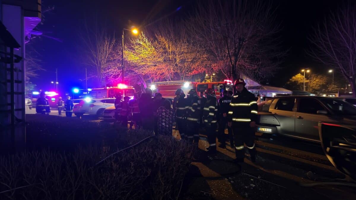Explozie puternică într-un bloc din Călărași 17 locatari evacuați de urgență