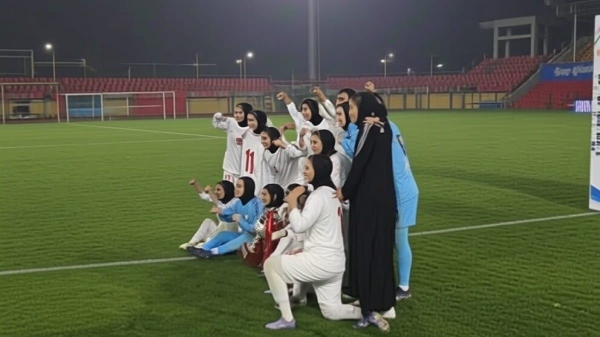 O fotbalistă iraniană renunță la azilul din Australia și se întoarce acasă
